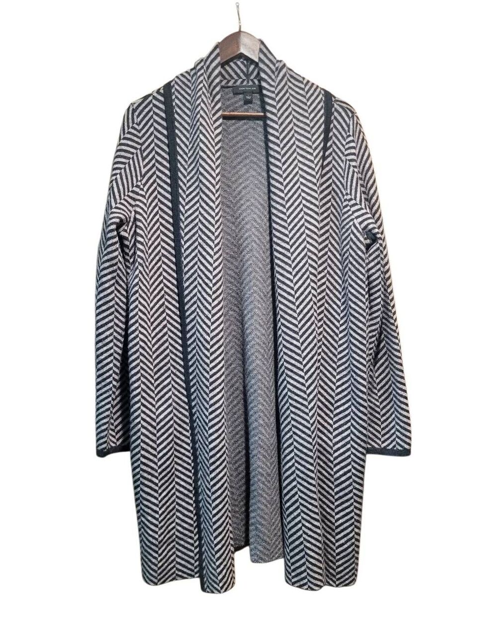 Ann Taylor Cardigan Sweater Women's Large Grey Chevron Wool Open Cozy Lagenlook